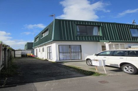 Photo of property in 2/103 Rongotai Road, Kilbirnie, Wellington, 6022