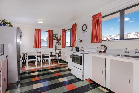 Photo of property in 2 Ellis Avenue, Mount Roskill, Auckland, 1041