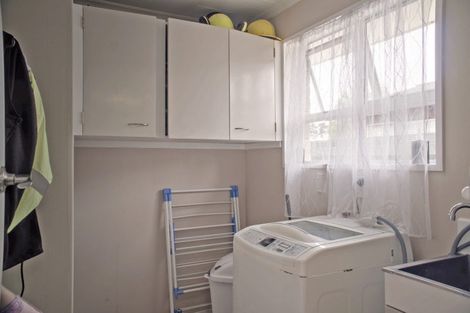 Photo of property in 27 Meadowbrook Drive, Cloverlea, Palmerston North, 4412