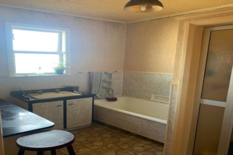 Photo of property in 35 Egmont Street, Hawera, 4610