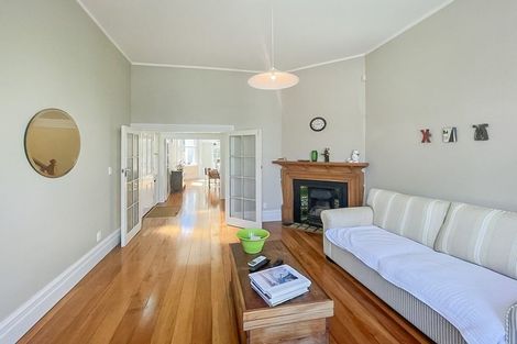 Photo of property in 15 Elizabeth Street, Mount Victoria, Wellington, 6011