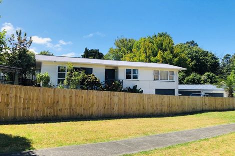 Photo of property in 39 Totaravale Drive, Totara Vale, Auckland, 0629