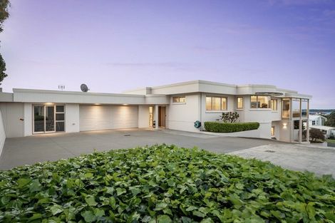 Photo of property in 3 Seaview Road, Otumoetai, Tauranga, 3110