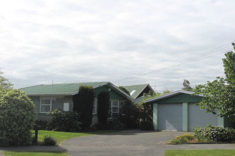 Photo of property in 34 Wychwood Crescent, Bishopdale, Christchurch, 8053