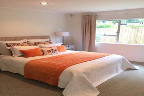 Photo of property in 8 Cottam Grove, Northcross, Auckland, 0632