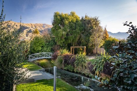 Photo of property in 12 Sycamore Place, Wanaka, 9305