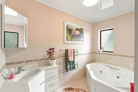 Photo of property in 21 Emma Drive, Manakau, Levin, 5573