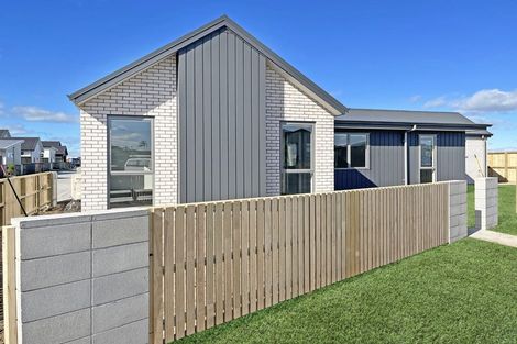 Photo of property in 2 Salers Lane, Papamoa, 3118