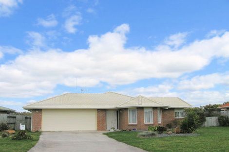 Photo of property in 31 Larisa Grove, Papamoa Beach, Papamoa, 3118