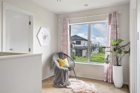 Photo of property in 23 Ravello Rise, Flat Bush, Auckland, 2019