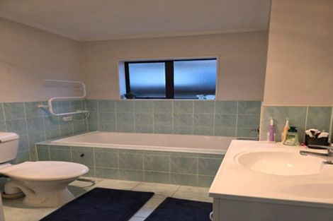 Photo of property in 4b Westglen Place, Ranui, Auckland, 0612