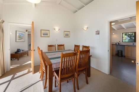 Photo of property in 33 Oratia Street, Waikanae Beach, Waikanae, 5036