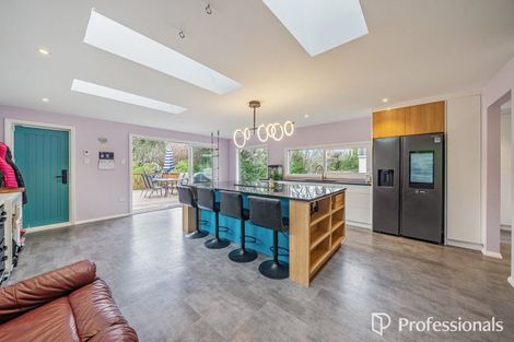 Photo of property in 57 Poto Road, Normandale, Lower Hutt, 5010