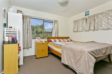 Photo of property in 449 Glenfield Road, Glenfield, Auckland, 0629