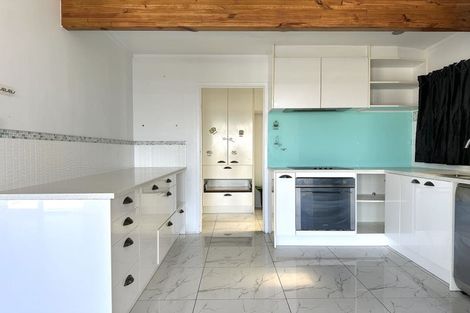 Photo of property in 195 West Harbour Drive, West Harbour, Auckland, 0618