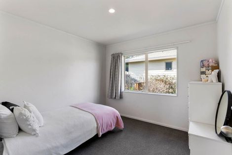 Photo of property in 1/8 Knott Road, Stanmore Bay, Whangaparaoa, 0932