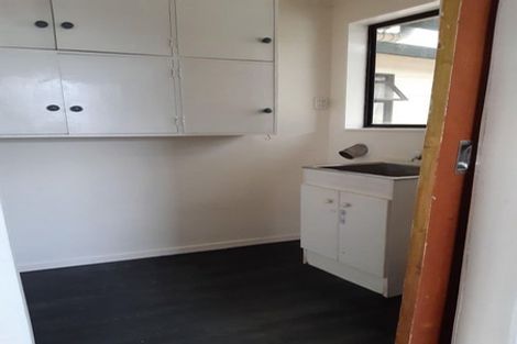 Photo of property in 142 Mark Avenue, Grenada Village, Wellington, 6037