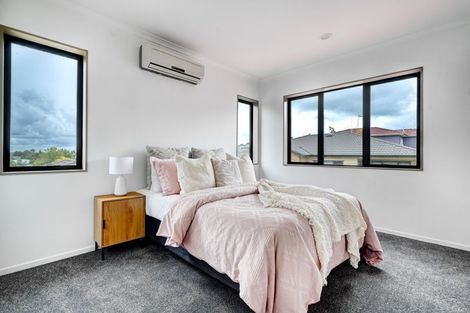 Photo of property in 17 Edgewood Way, Henderson, Auckland, 0612