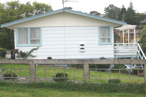 Photo of property in 30 Segedin Place, Glenfield, Auckland, 0629