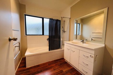 Photo of property in 111 Farquhar Road, Glendene, Auckland, 0602