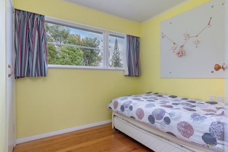 Photo of property in 58 Pokohiwi Road, Normandale, Lower Hutt, 5010