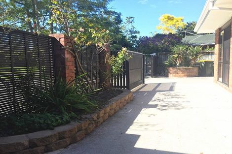 Photo of property in 24 Jillteresa Crescent, Half Moon Bay, Auckland, 2012