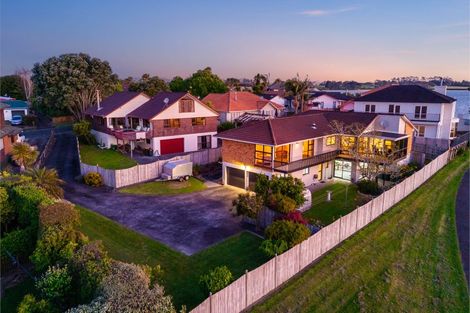 Photo of property in 21 St Annes Crescent, Wattle Downs, Auckland, 2103