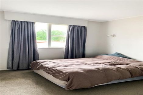 Photo of property in 2/5 Gazelle Avenue, Beach Haven, Auckland, 0626