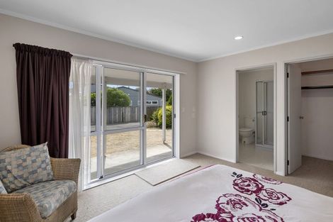 Photo of property in 23 Tobys Way, Waikanae Beach, Waikanae, 5036