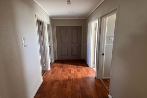 Photo of property in 5 Newland Grove, Henderson, Auckland, 0610