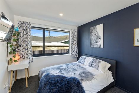 Photo of property in 8 Laing Crescent, Heathcote Valley, Christchurch, 8022