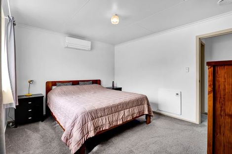 Photo of property in 5 Ambury Place, Merrilands, New Plymouth, 4312