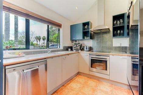 Photo of property in 76 Lothian Brae, Wattle Downs, Auckland, 2103