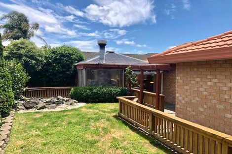 Photo of property in 3 Newinn Crescent, East Tamaki Heights, Auckland, 2016