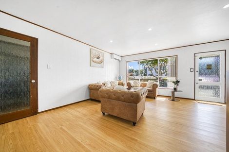 Photo of property in 1/1a Blanes Road, Weymouth, Auckland, 2103