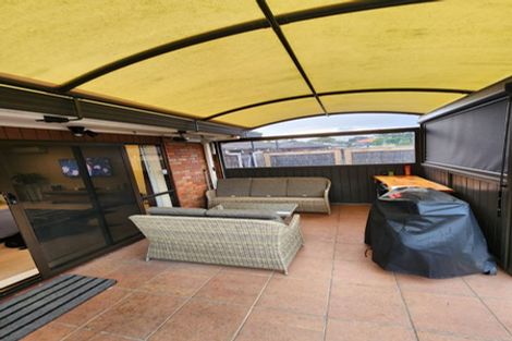 Photo of property in 2/24 Halver Road, Hillpark, Auckland, 2102