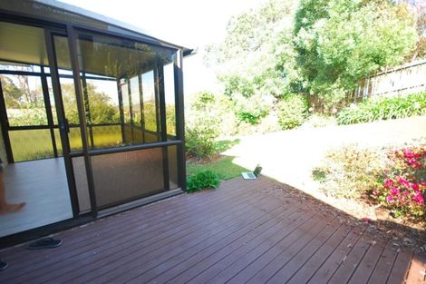 Photo of property in 1/52 Knightsbridge Drive, Forrest Hill, Auckland, 0620
