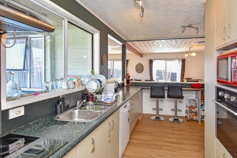 Photo of property in 6b Kereru Place, Half Moon Bay, Auckland, 2012