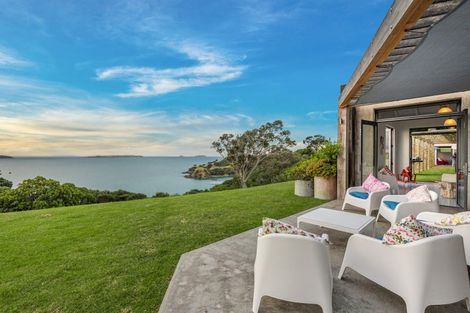 Photo of property in 155 Nick Johnstone Drive, Waiheke Island, 1971