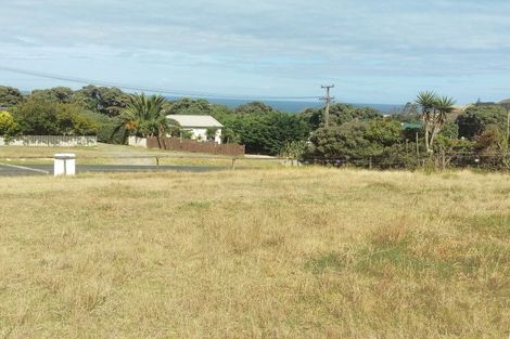 Photo of property in 5 Sea View Road, Baylys Beach, 0377