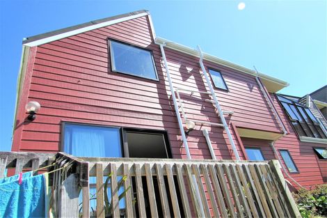 Photo of property in 54 Frobisher Street, Island Bay, Wellington, 6023