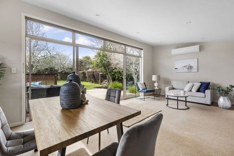 Photo of property in 121 Govett Avenue, Frankleigh Park, New Plymouth, 4310