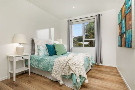 Photo of property in 10 Puketaha Road, Swanson, Auckland, 0816