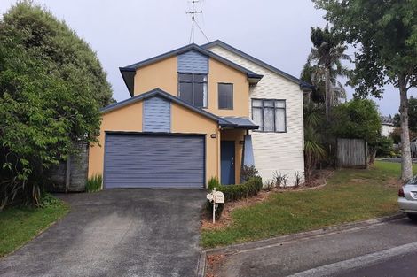 Photo of property in 10 Cinnabar Place, Westgate, Auckland, 0614