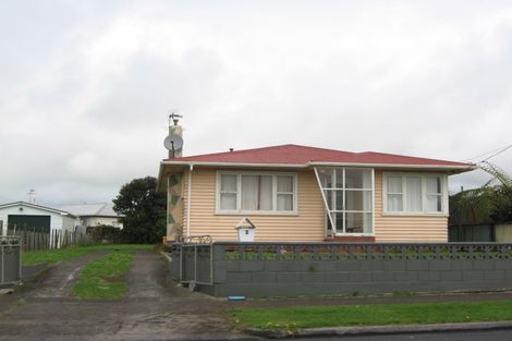 Photo of property in 9 Hume Street, Waitara, 4320