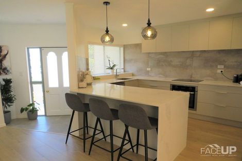 Photo of property in 30 Harbour Lights Close, West Harbour, Auckland, 0618