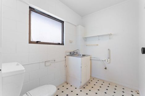 Photo of property in 23 Ravenwood Drive, Forrest Hill, Auckland, 0620