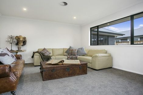 Photo of property in 35 Tulip Drive, Cambridge, 3434