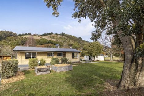 Photo of property in 1112 Queen Charlotte Drive, Linkwater, Picton, 7281
