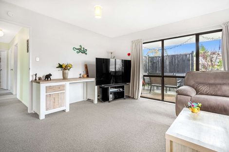 Photo of property in 35b Aquarius Drive, Kawaha Point, Rotorua, 3010